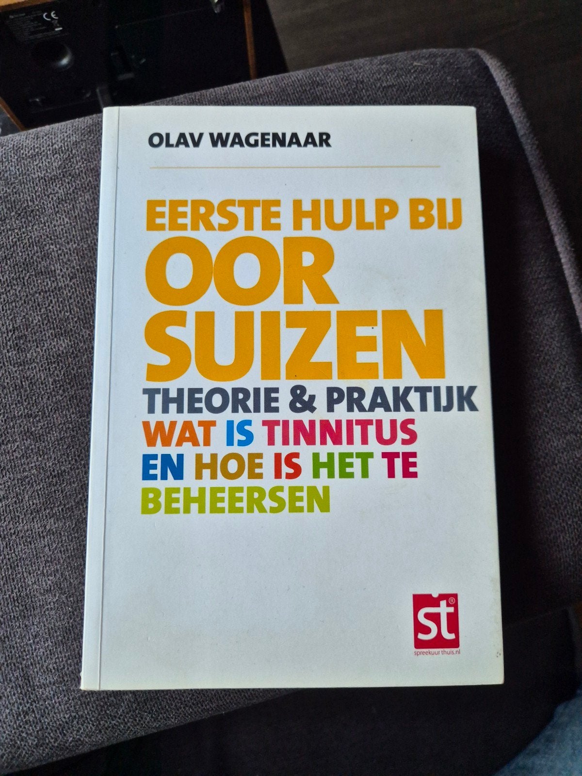 Olav Wagenaar - Eerste hulp bij oorsuizen, Boeken, Ophalen of Verzenden, Gelezen, Olav Wagenaar
