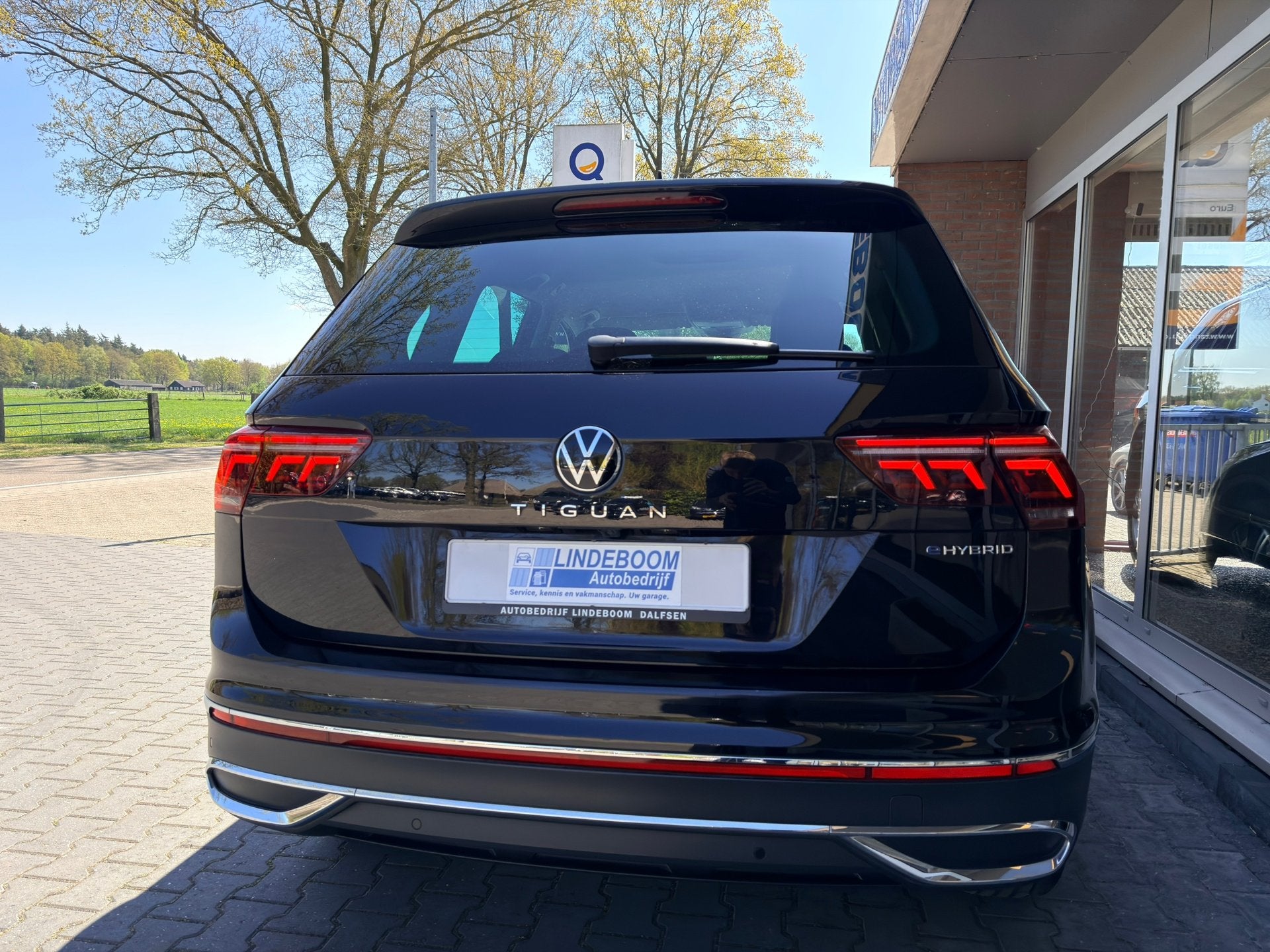 Volkswagen TIGUAN 1.4 TSI eHybrid ACC, Stoelverwarming, Came, 1716 kg, 4 cilinders, 150 pk, Zwart