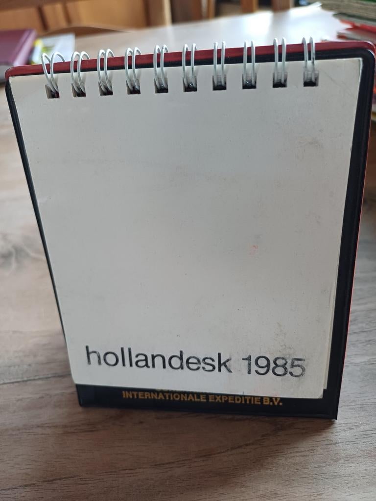 Gratis: bureaukalender Schenker & Co 1985, Ophalen of Verzenden, Maandkalender