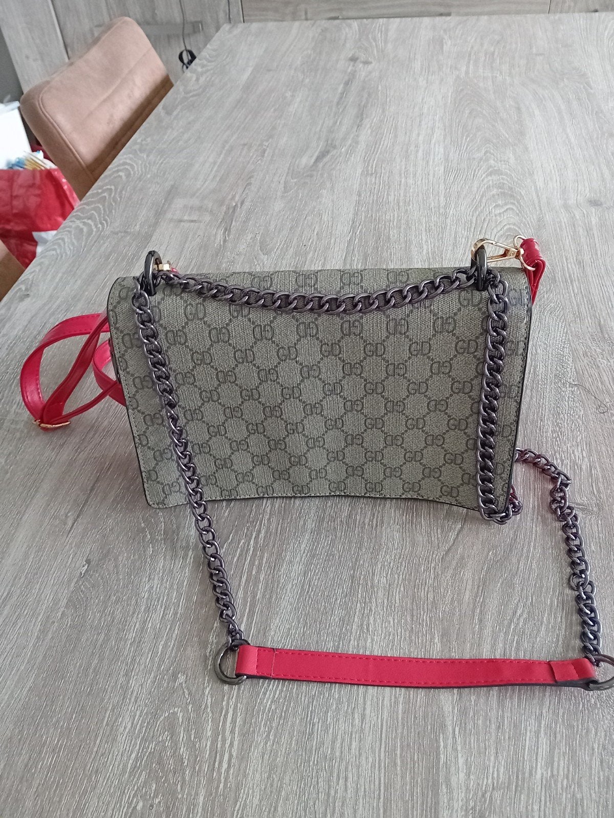 mooie  tas nieuw de kleur is bruin en rood, Ophalen, Nieuw