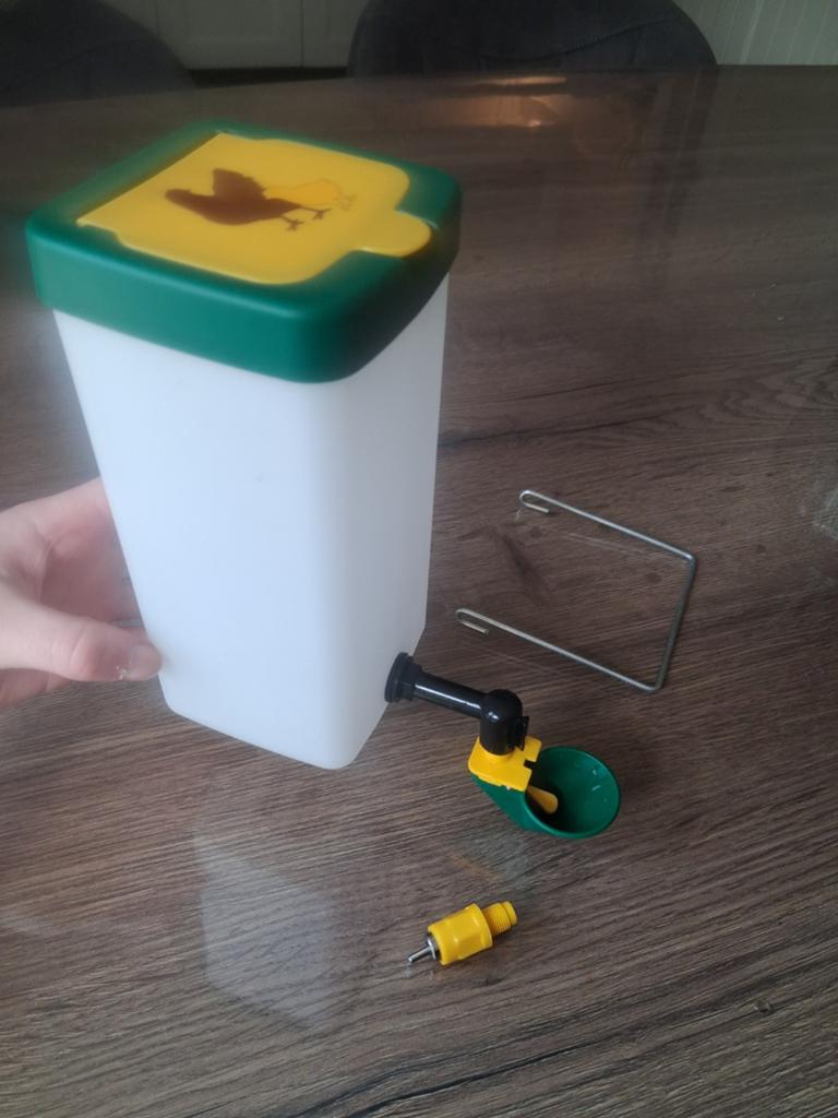 NIEUWE kippen of kuiken drinkbak/ton, Dieren en Toebehoren, Ophalen of Verzenden, Nieuw, Drinken en Voederen