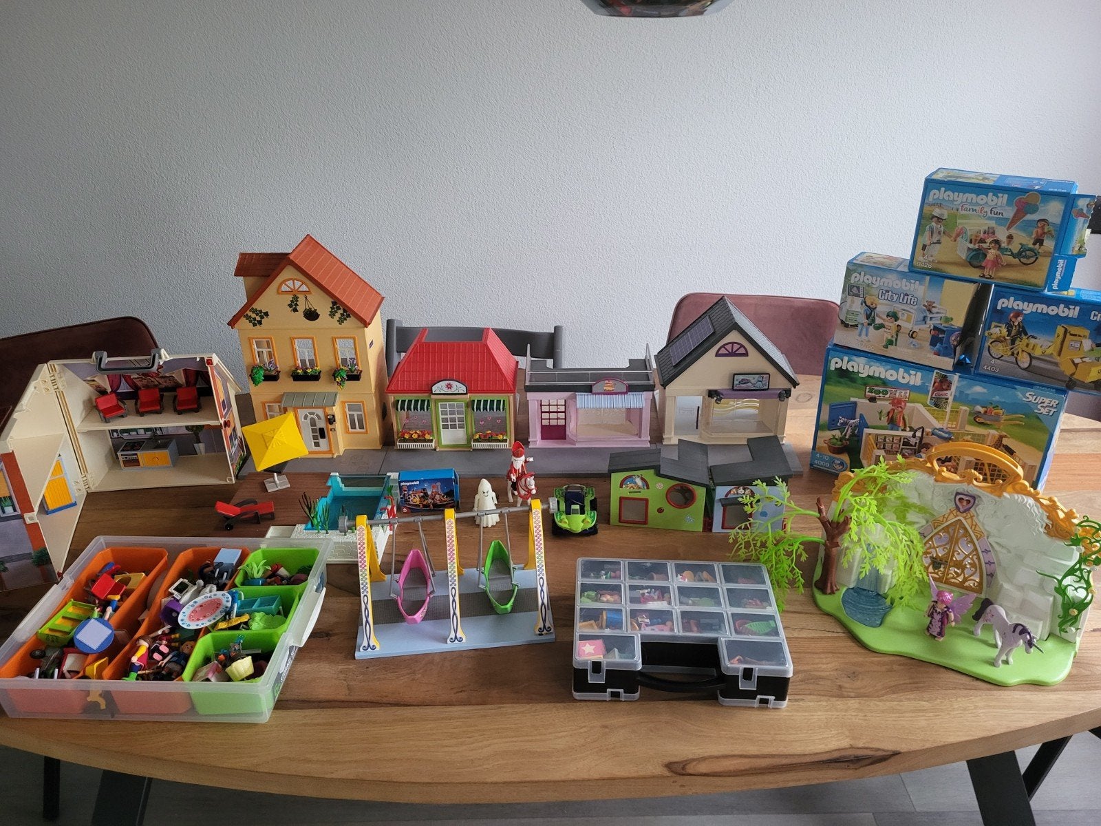Grote Playmobil collectie met huizen, voertuigen en figuren, Ophalen of Verzenden, Gebruikt, Complete set, Gebouw