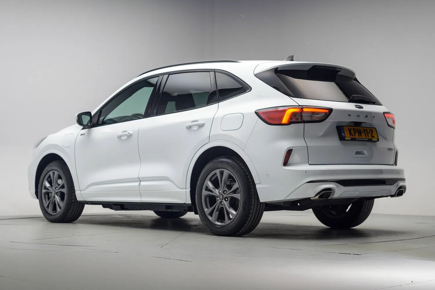 Ford Kuga 2.5 PHEV ST-Line Aut. [ Navi Head-up Winterpakket, Auto's, Automaat, 14 kWh, Gebruikt, 4 cilinders