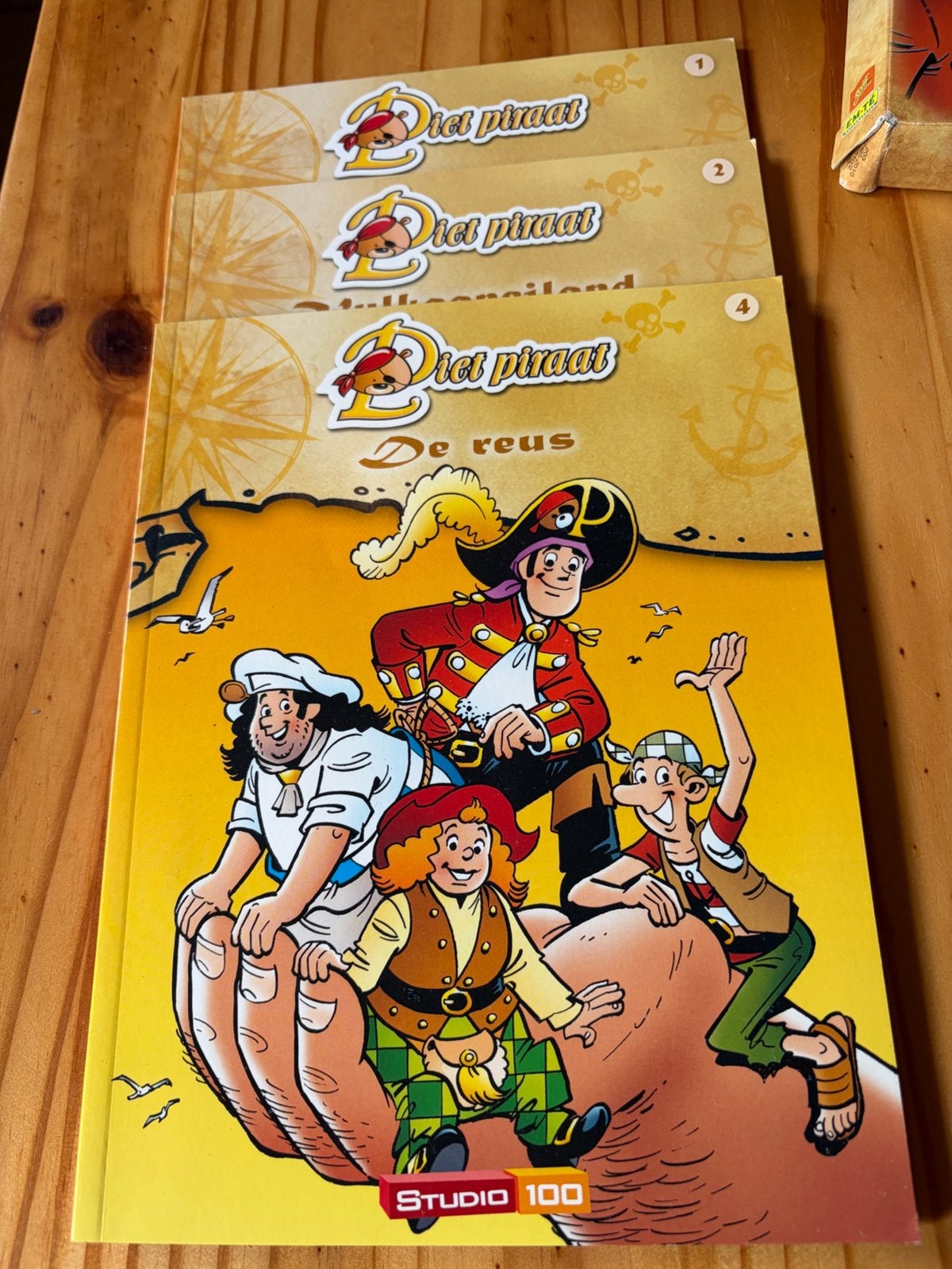 Piet piraat verzamelbox emte boek 1,2 en 4, Ophalen of Verzenden, Zo goed als nieuw, Fictie