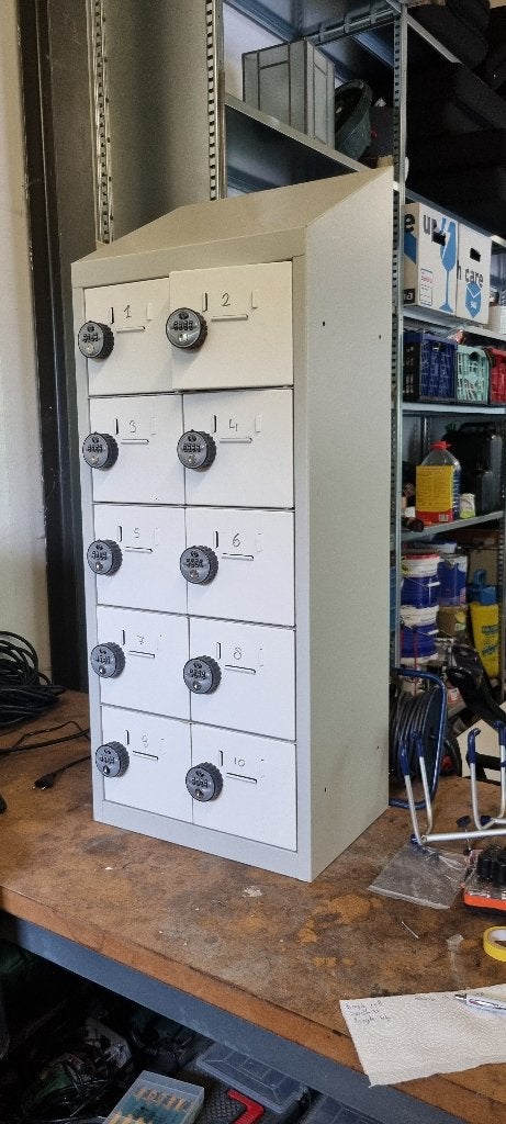 Kluis/lockerkast met 10 vakken en mechanische sloten, Ophalen, Zo goed als nieuw