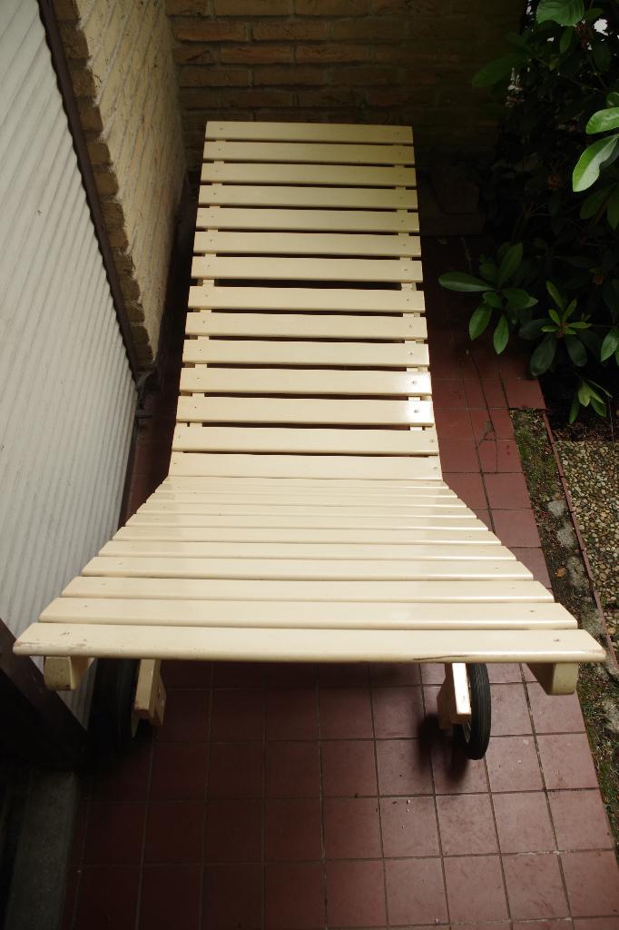 ligbed, Tuin en Terras, Ligbedden, Ophalen, Gebruikt, Hout, Verstelbaar