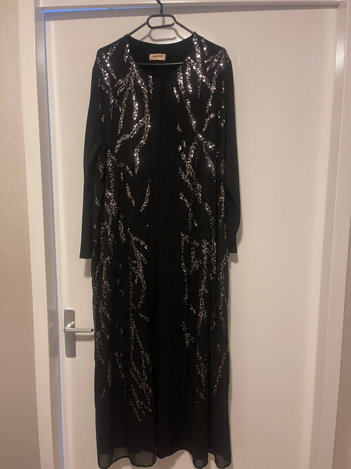 Hesna Zwarte Abaya met Zilveren Pailletten, Maat 38/40 (M), Zwart, Ophalen of Verzenden, Zo goed als nieuw