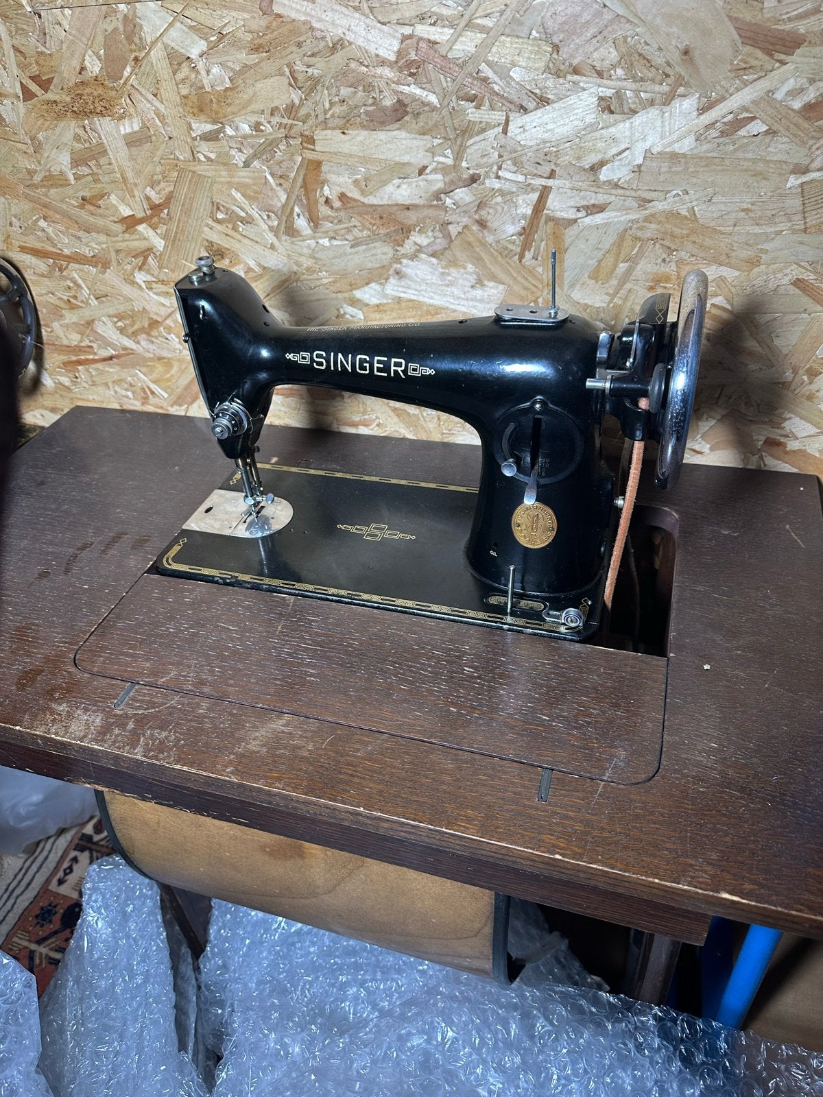 Antieke Singer naaimachine met houten onderstel, Ophalen, Gebruikt, Naaimachine, Singer