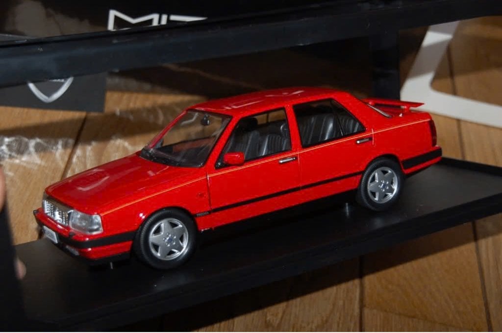 1:18 LANCIA THEMA 8.32 FERRARI red Mitica in box TOP! WRH, Verzenden, Zo goed als nieuw, Auto, Overige merken