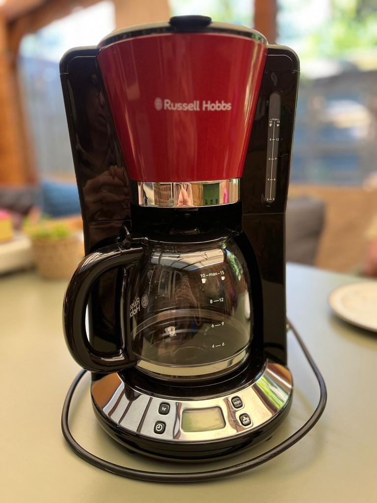 Russell Hobbs Koffiezetapparaat - Zwart/Rood, Koffiemachine, Gemalen koffie, Ophalen of Verzenden, Zo goed als nieuw