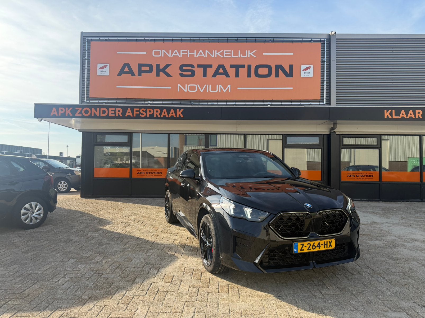 Origineel Nederlands BMW X2 Sdrive20i 150pk Aut 2024 Zwart, Auto's, X2, 1800 kg, 156 pk, Zwart