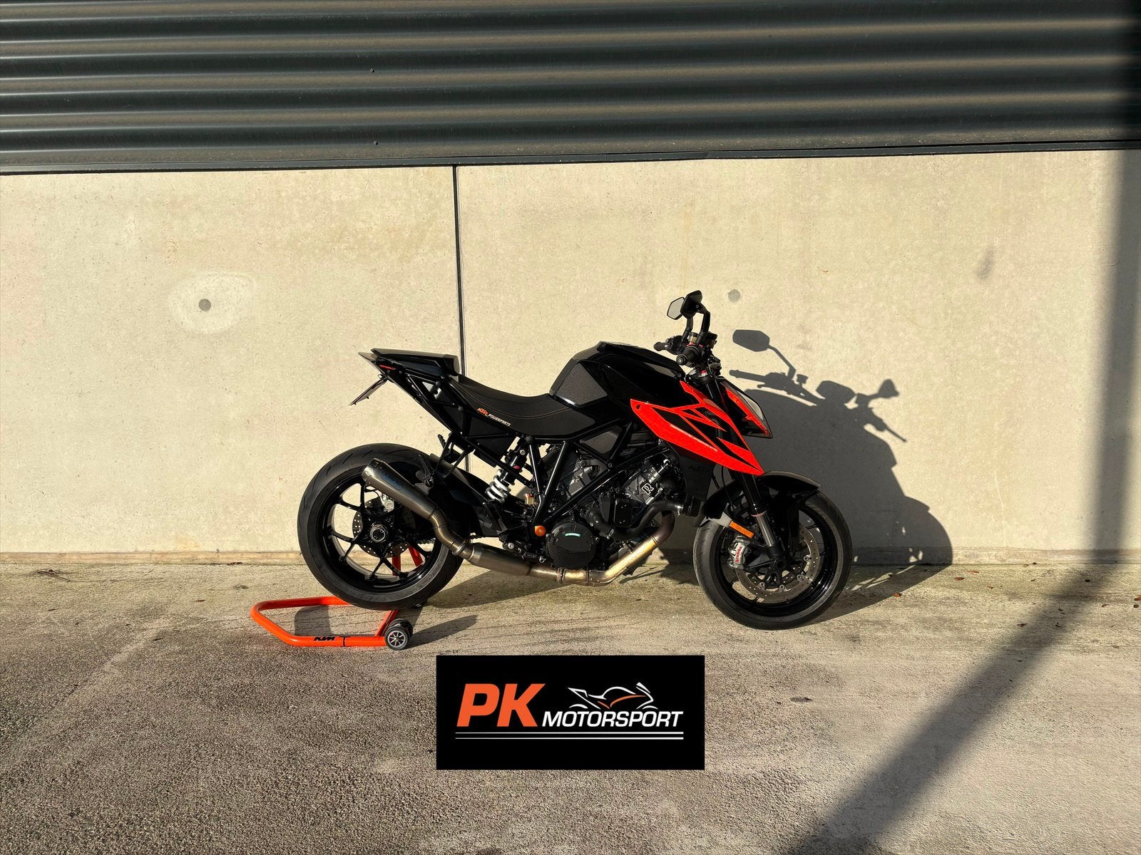 KTM 1290 Super Duke R * Alle opties *, Motoren, 2 cilinders, Occasion, KTM, Bedrijf