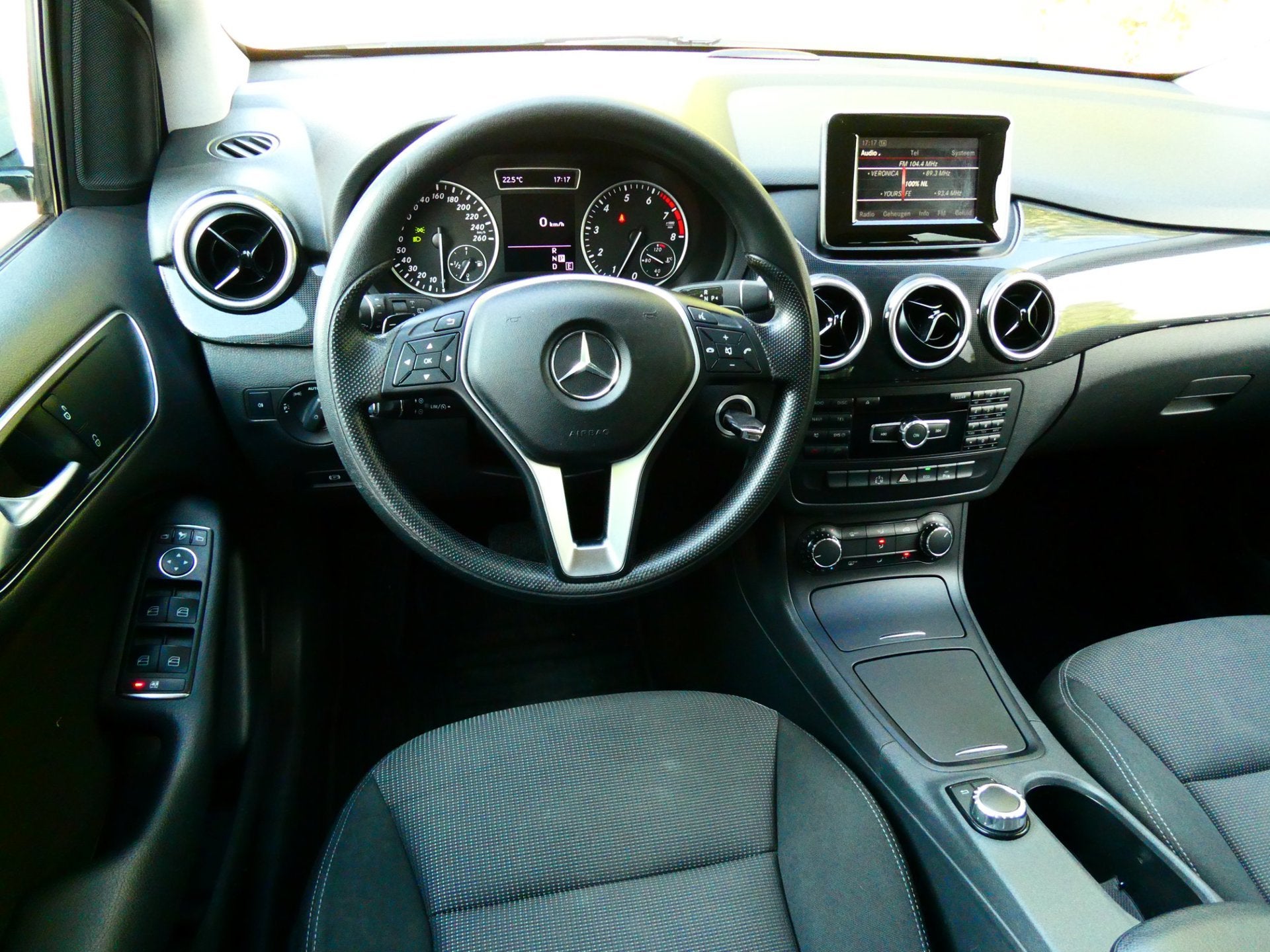 Mercedes-Benz B-klasse 180 Automaat 122pk Clima Cruise LED P, Euro 5, Gebruikt, 4 cilinders, 1595 cc