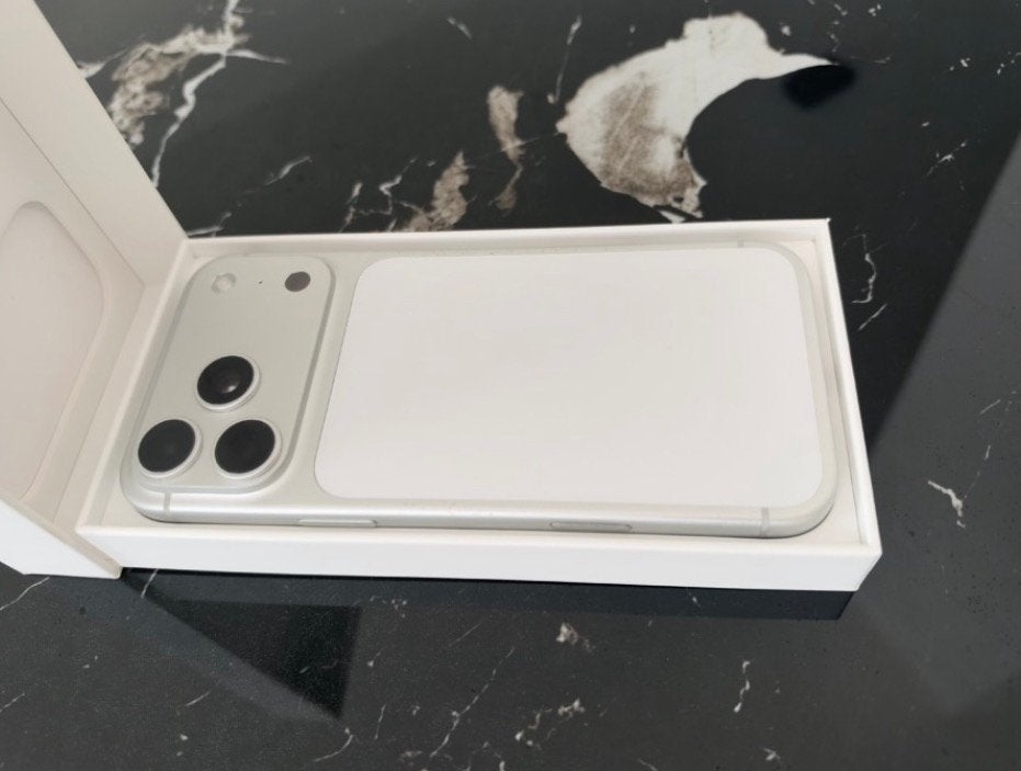 Foto 5 van iPhone 17 Pro Max 1TB Nieuwstaat