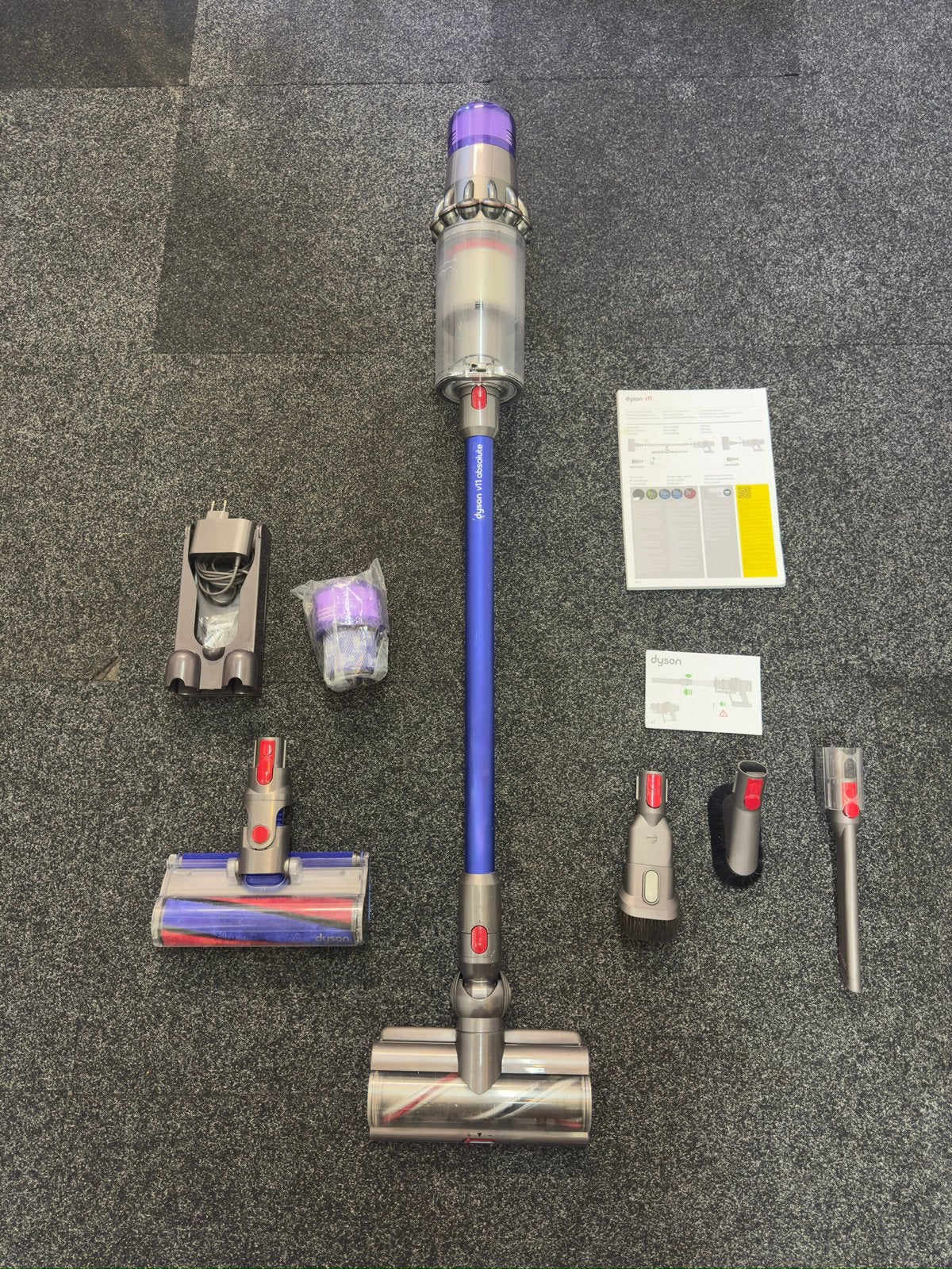 Dyson V11 Absolute (2024) Overcompleet & goede accu, Witgoed en Apparatuur, Stofzuigers, Zo goed als nieuw, Ophalen of Verzenden