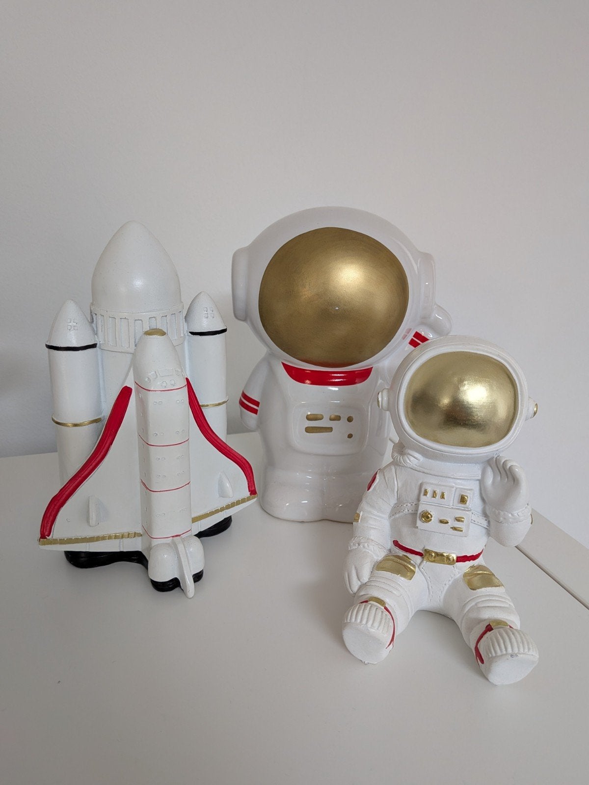 Leuke beeldjes van astronauten en spaceshuttle - 3x spaarpot, Ophalen of Verzenden, Zo goed als nieuw
