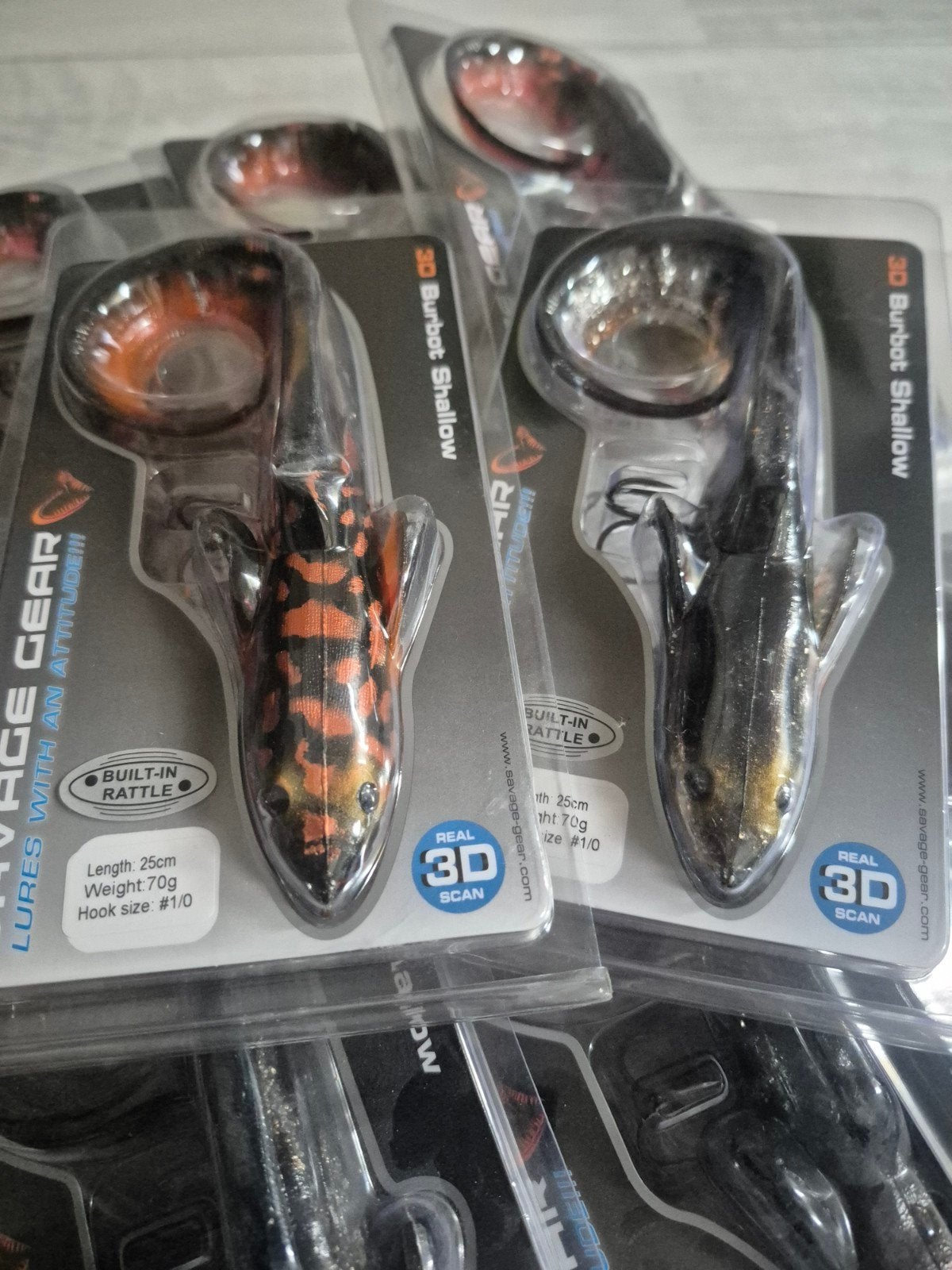 24 x Partij Savage Gear 3D Burbot Shallow kunstaas nieuw, Ophalen, Nieuw, Kunstaas