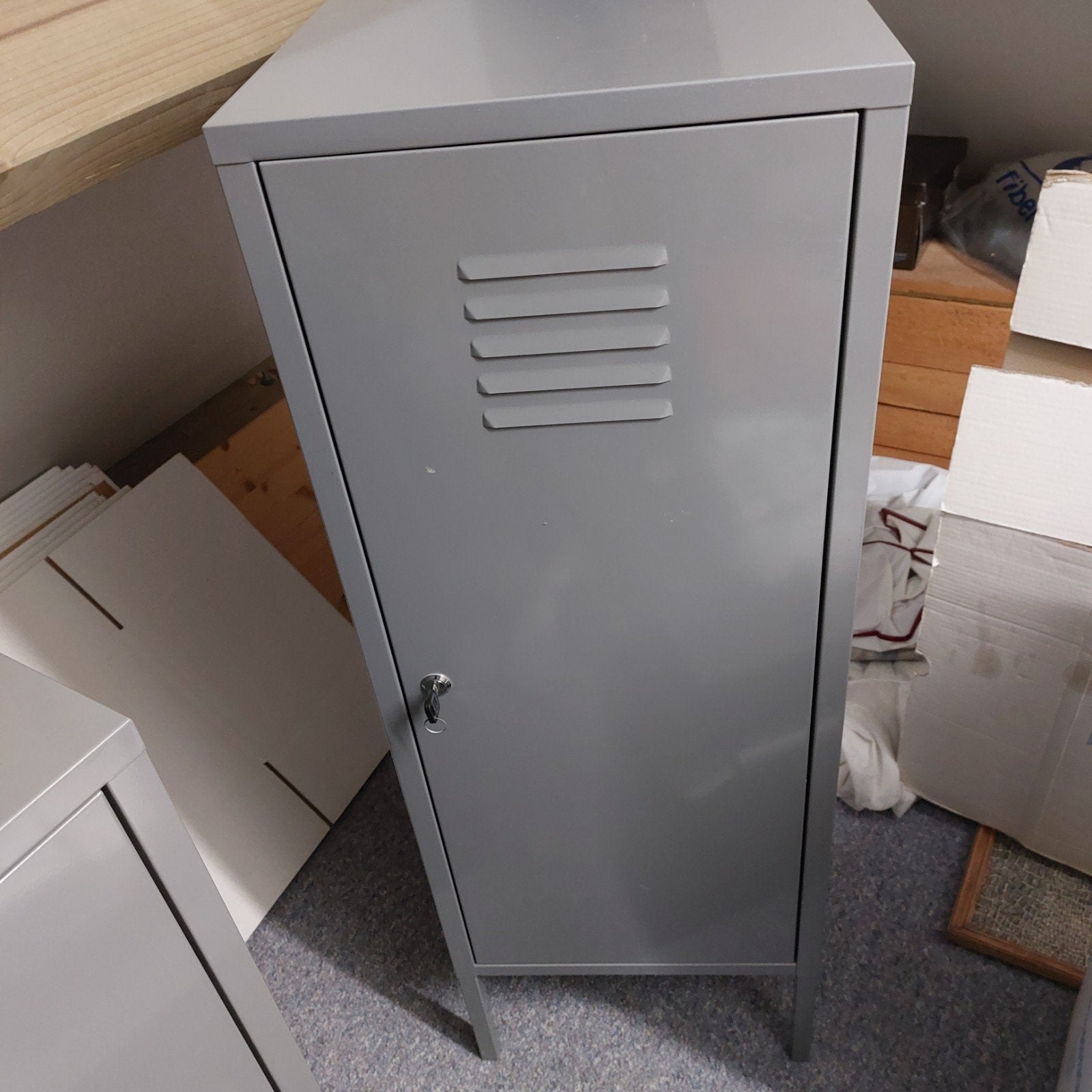 Metalen locker/kast - 1x met poten, 1x zonder (muurbevestigi, Ophalen, Gebruikt, Industrieel, Modern