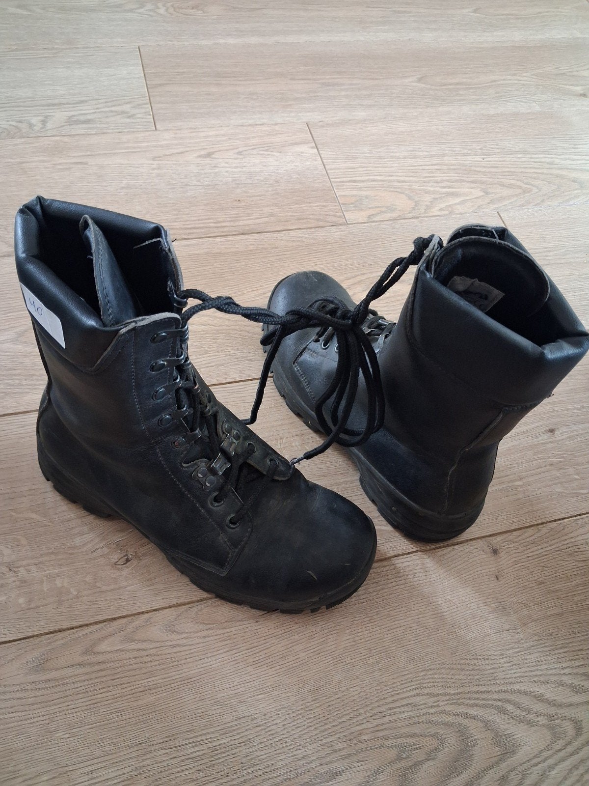 Kisten stalen neus nieuwe staat 40, Ophalen of Verzenden, Zo goed als nieuw, Zwart, Werkschoenen