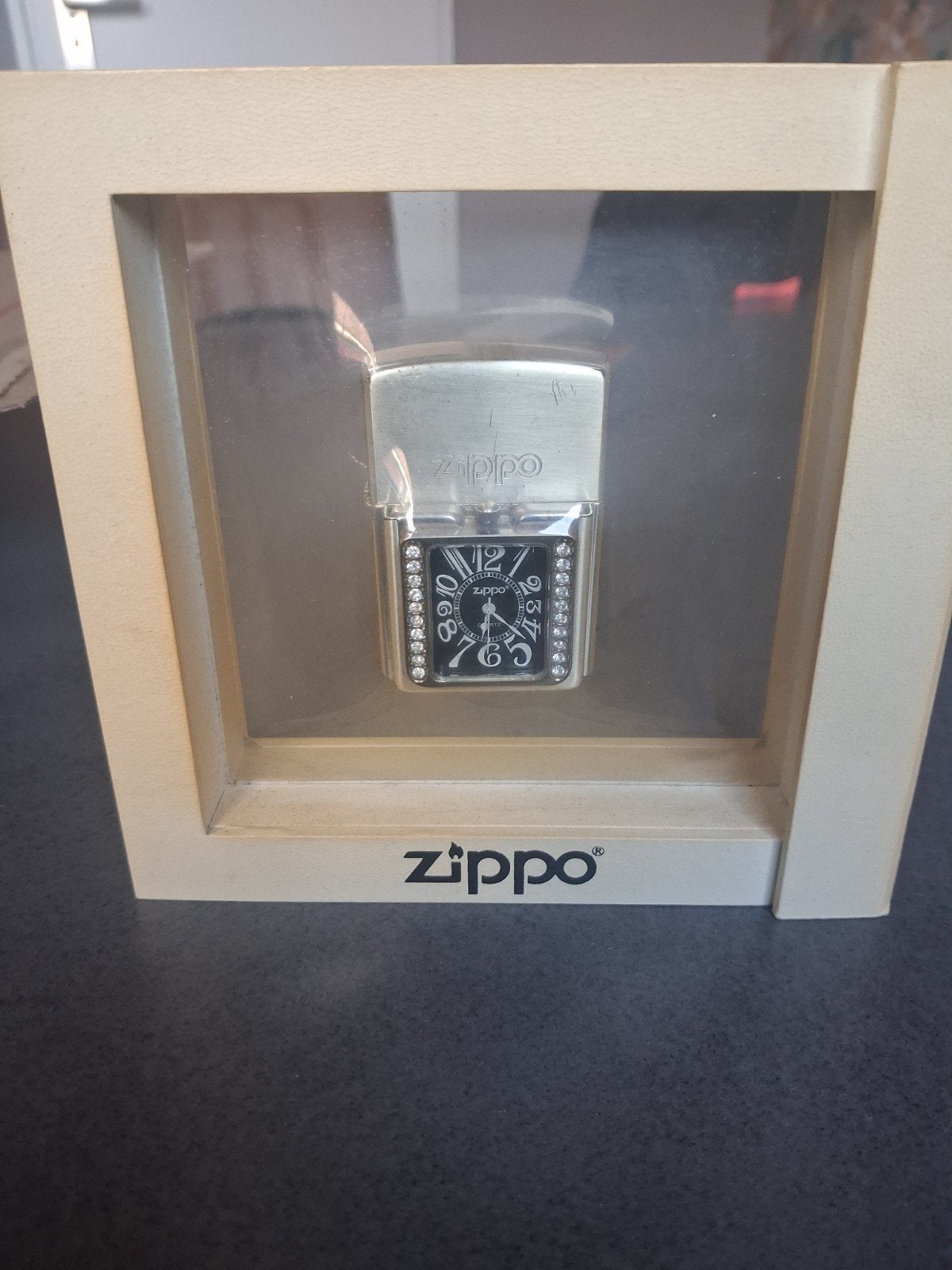 Zippo aansteker met ingebouwd horloge, Ophalen of Verzenden, Overige materialen, Overige merken, Onbekend