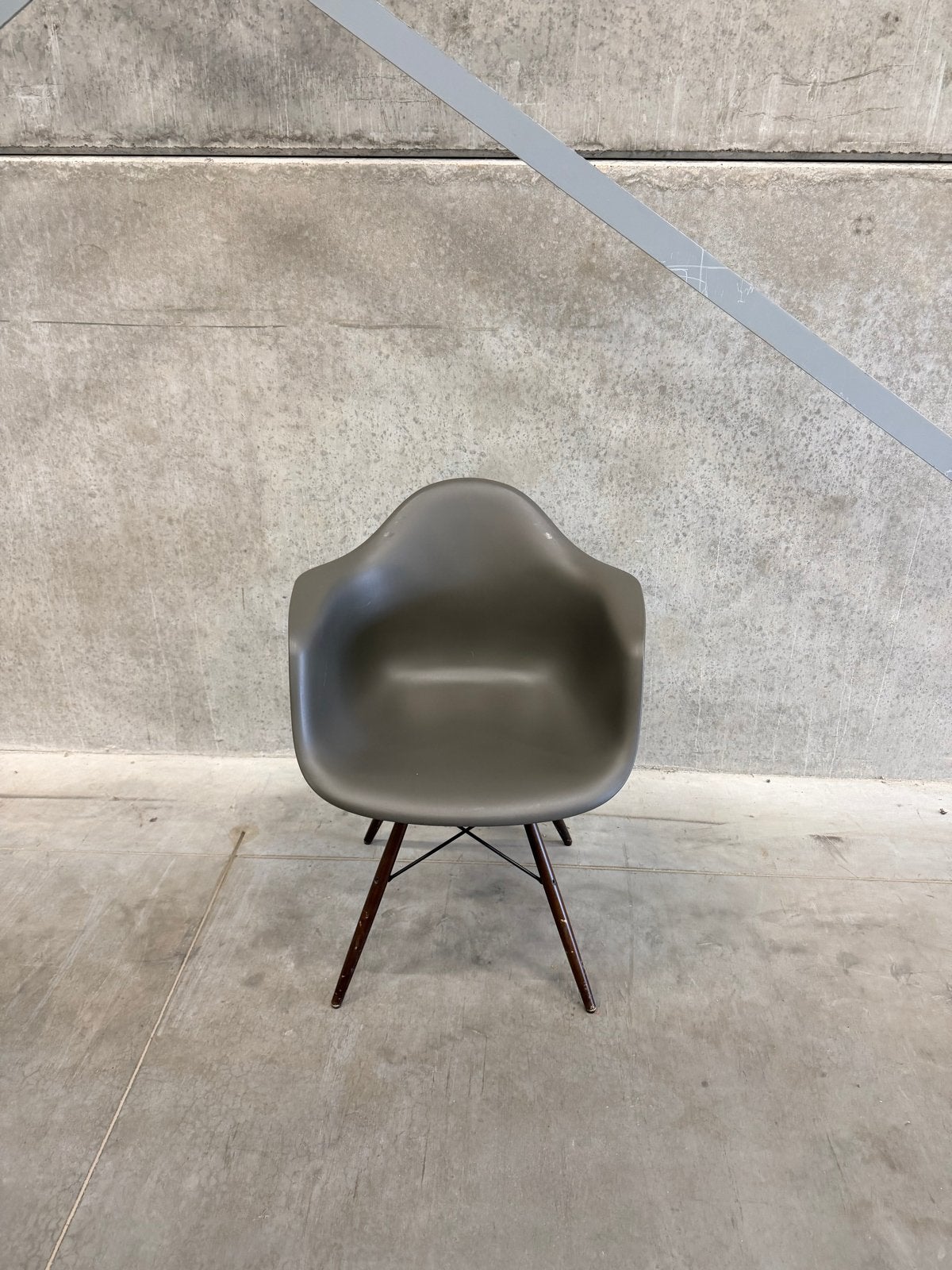 Vitra DAW stoel elephant grey - esdoorn onderstel, Ophalen, Gebruikt, Hout, Eén