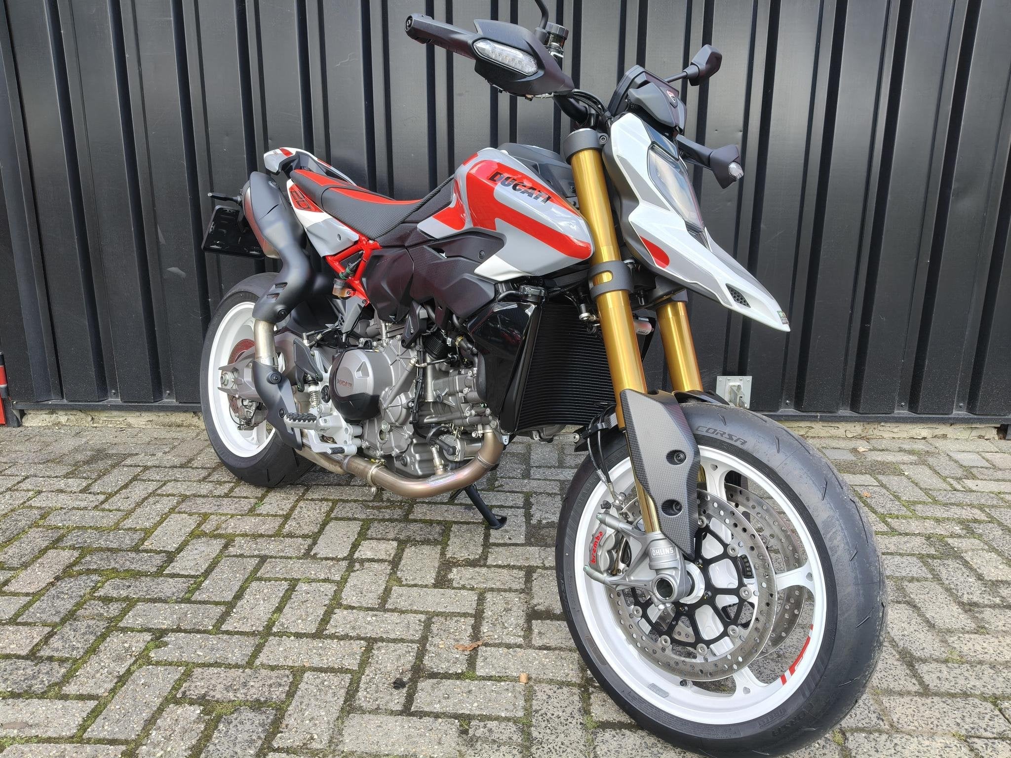 Ducati Hypermotard V2 SP, Motoren, Info@ducati.com, Ducati North Europe B.V., 890 cc, Maanweg 174
2516 AB  Den Haag, NL