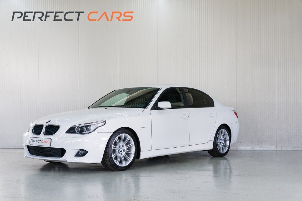 BMW 5-serie 525i, leer automaat, origineel M pakket, btw aut, Auto's, BMW, Achterwielaandrijving, Gebruikt, Zwart, 2497 cc