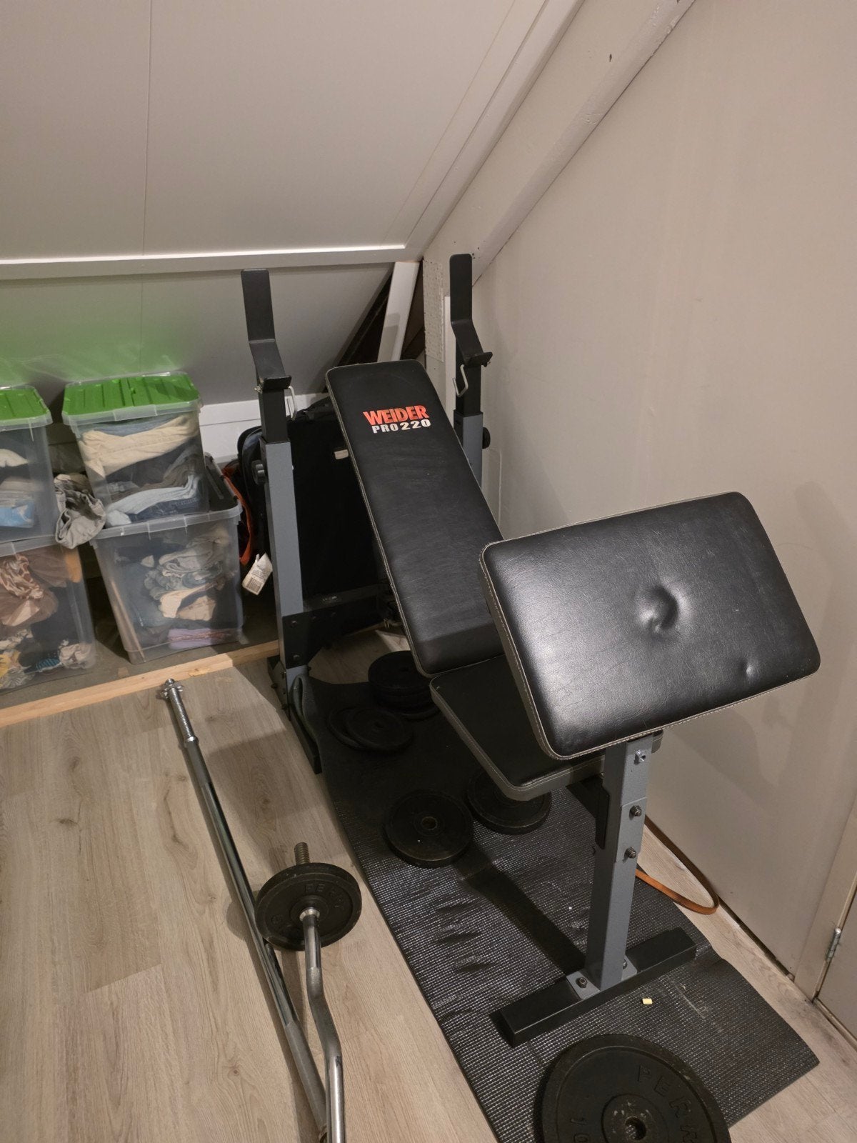 Weider PRO 220 Fitnessbank met Halterschijven en Stangen, Sport en Fitness, Fitnessmaterialen, Ophalen, Gebruikt, Fitnessbank