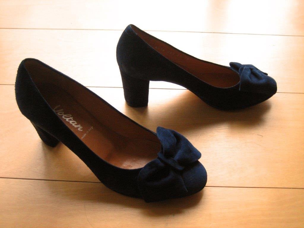 Chique, elegante blauw suede pumps VOLTAN 38-39 snazzeys, Pumps, Nieuw, Voltan, Verzenden
