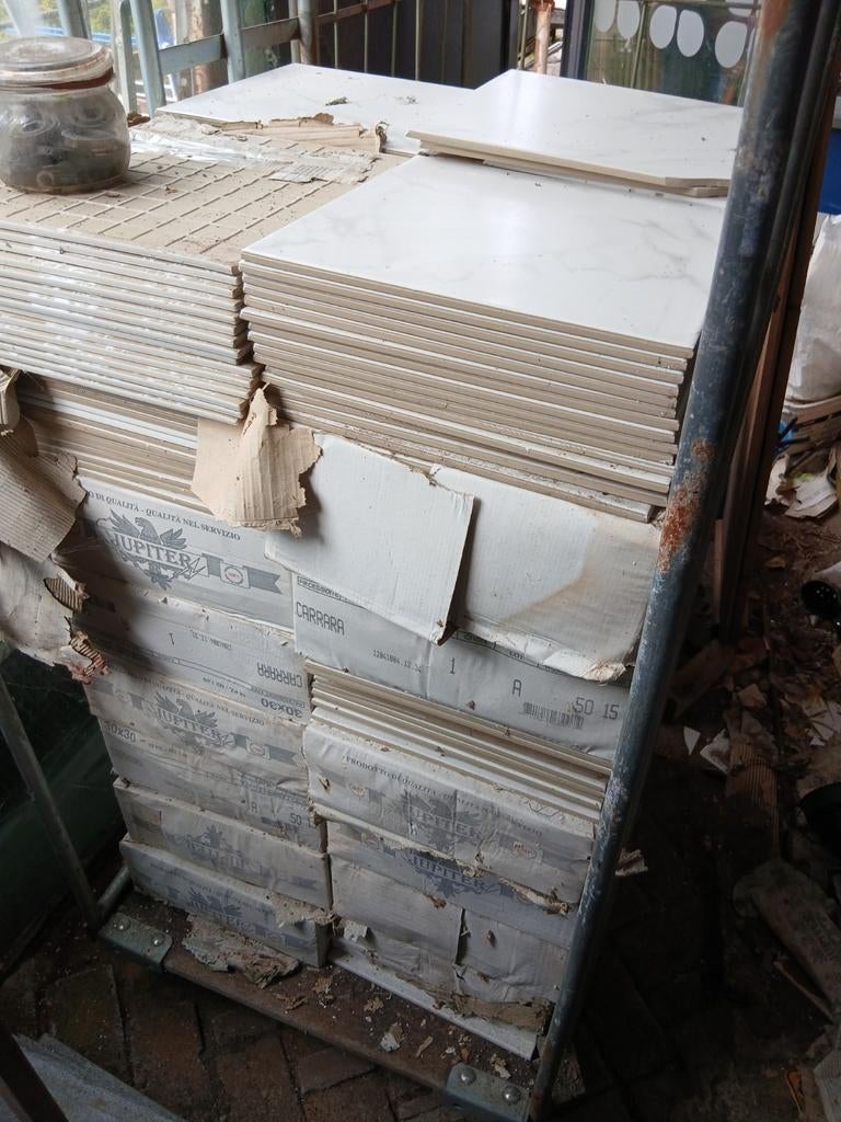 Ruim 40 pakken  30x30 - Totaal 60 mtr wit marmer structuur, Doe-het-zelf en Verbouw, Tegels, Ophalen, Keramiek, Nieuw, 20 tot 40 cm