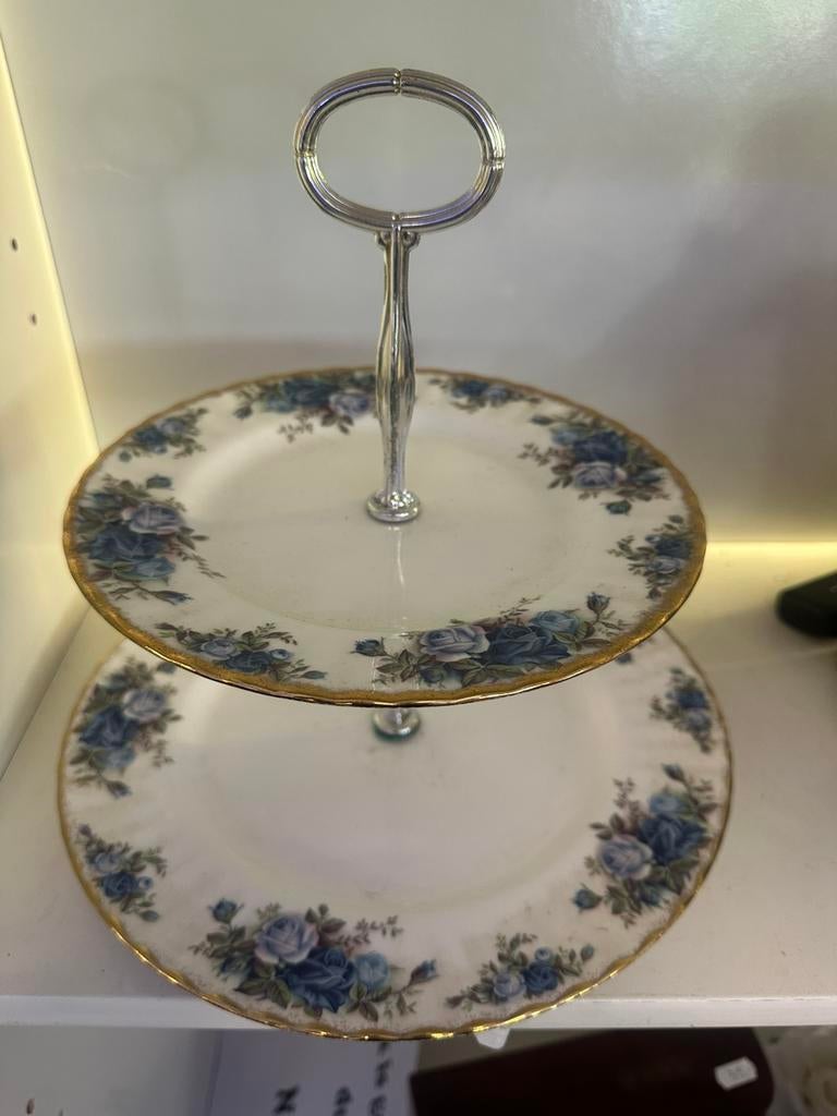 Royal albert moonlight rose etagere 2 niveaus, Ophalen of Verzenden, Zo goed als nieuw