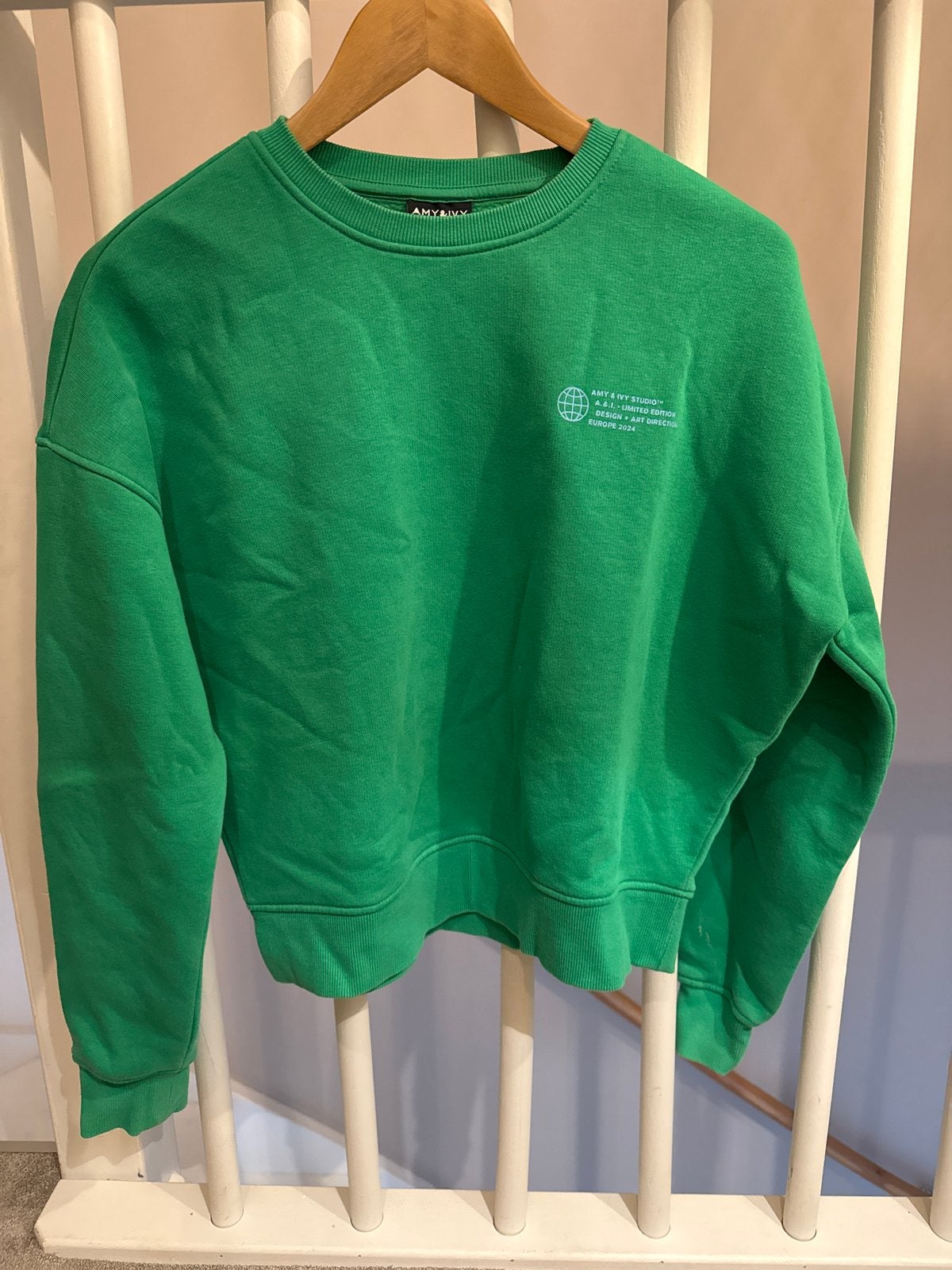 AMY & IVY Groene Sweater Maat XXS met 'Energy' Opdruk, Kleding | Dames, Ophalen of Verzenden, Zo goed als nieuw, Maat 34 (XS) of kleiner