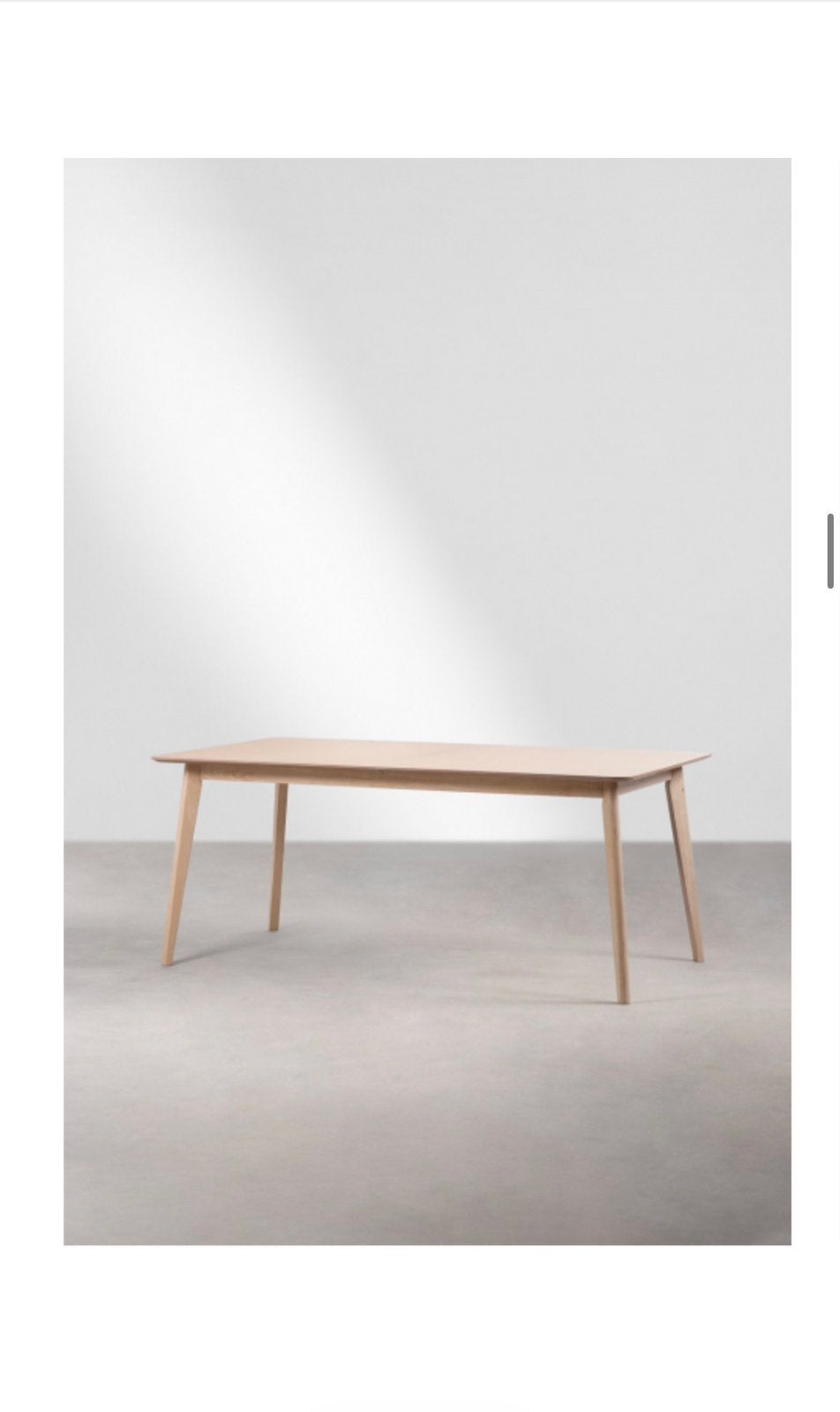 Foto 3 van Uitschuifbare houten eettafel met mooie houten stoelen