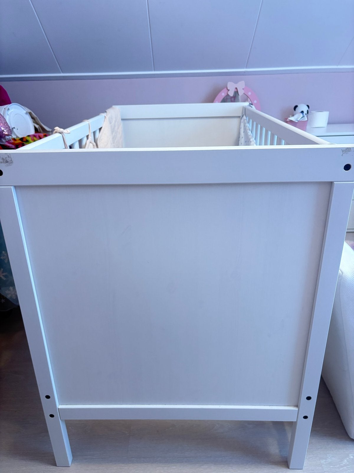 Wit ledikant met matras en beddengoed, Kinderen en Baby's, Ophalen of Verzenden, Gebruikt, Ledikant