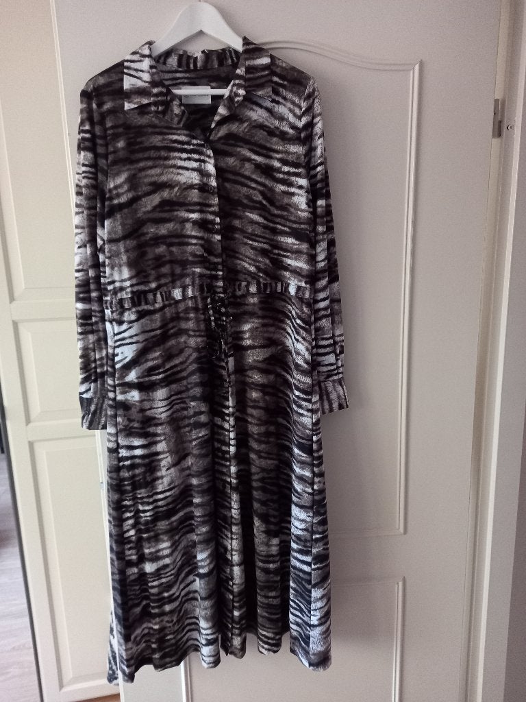 Jurk van Jane Lushka maat XXL, Overige kleuren, Maat 46/48 (XL) of groter, Nieuw, Ophalen of Verzenden