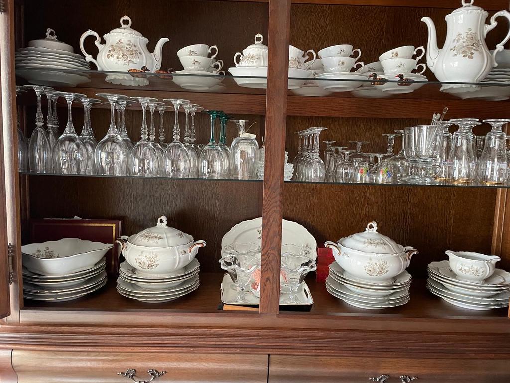 Prachtig porseleinen servies met bloemmotief, Ophalen