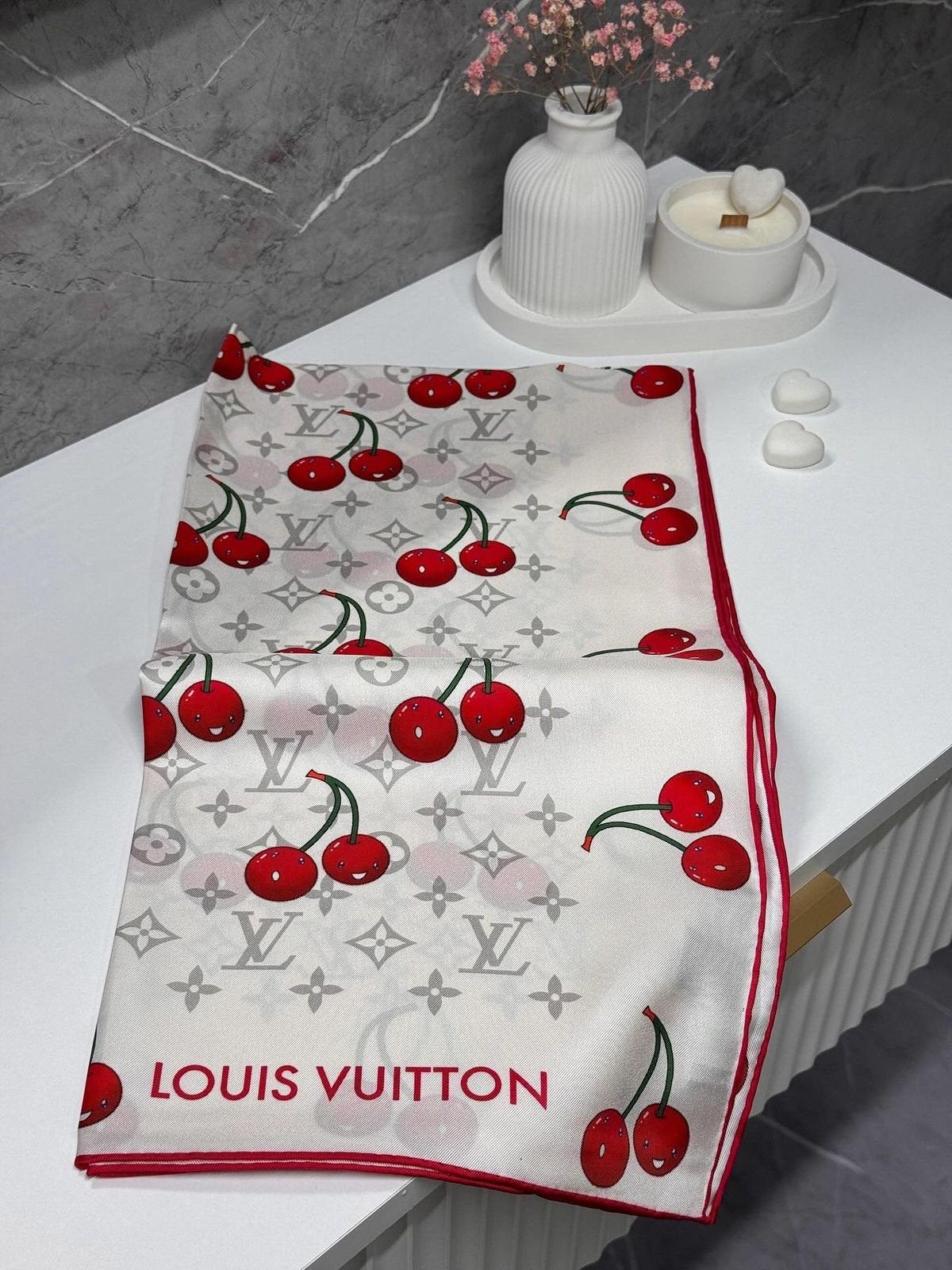 Louis vuiton x Murakami sjaal, Sieraden, Tassen en Uiterlijk, Ophalen of Verzenden, Nieuw