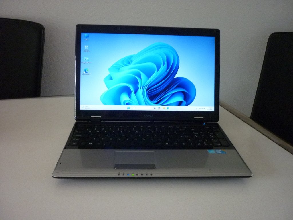 MSI  laptop - Intel i3 - SSD- HDMI- 4 GB - Wind.11 + Office, Intel® Core i3, 2 tot 3 Ghz, Ophalen of Verzenden, Zo goed als nieuw