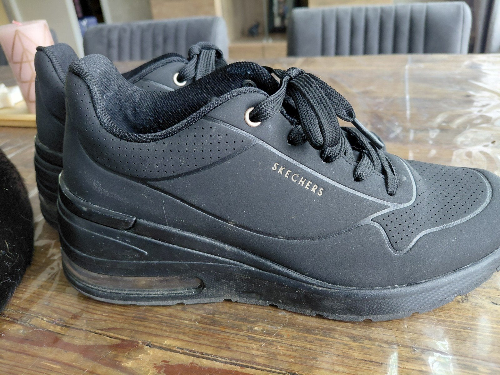 Skechers zwarte sneakers met demping, Kleding | Dames, Schoenen, Skechers, Zwart, Nieuw, Ophalen of Verzenden