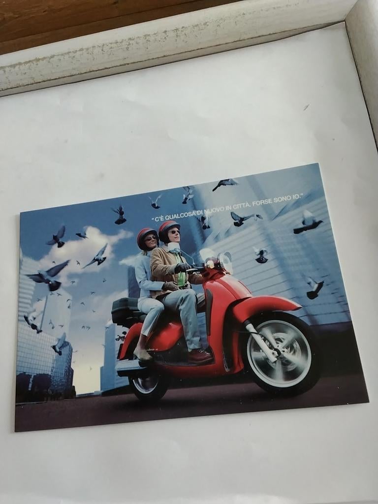 VESPA. SCOOTER, Ophalen of Verzenden, Sterren en Beroemdheden