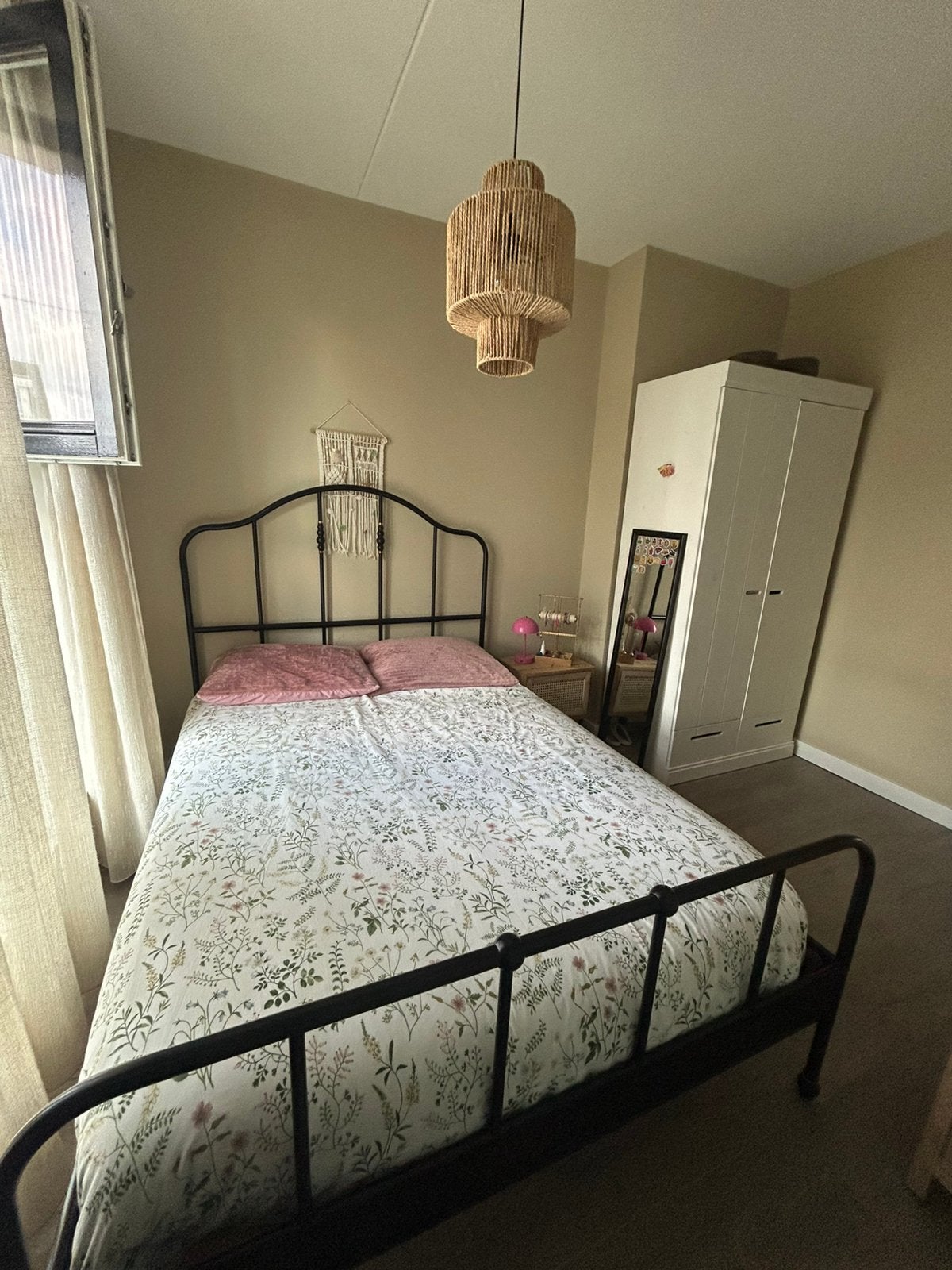 IKEA SAGSTUA bedframe, Zwart, 200 cm, Metaal, Nieuw