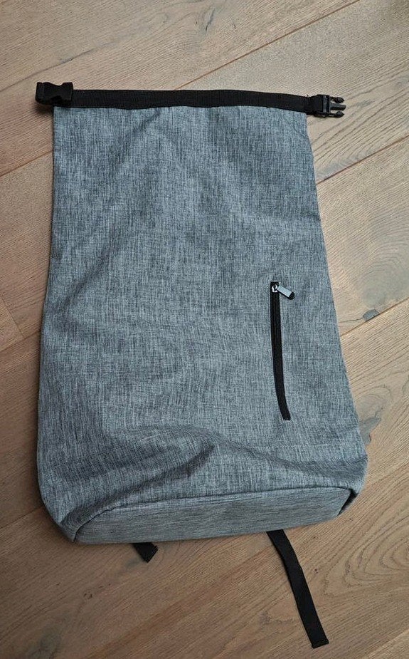 Te koop: Grote Nieuwe rugtas, met rol/vouw sluiting!, 40 cm of meer, Nieuw, Ophalen of Verzenden, Overige merken