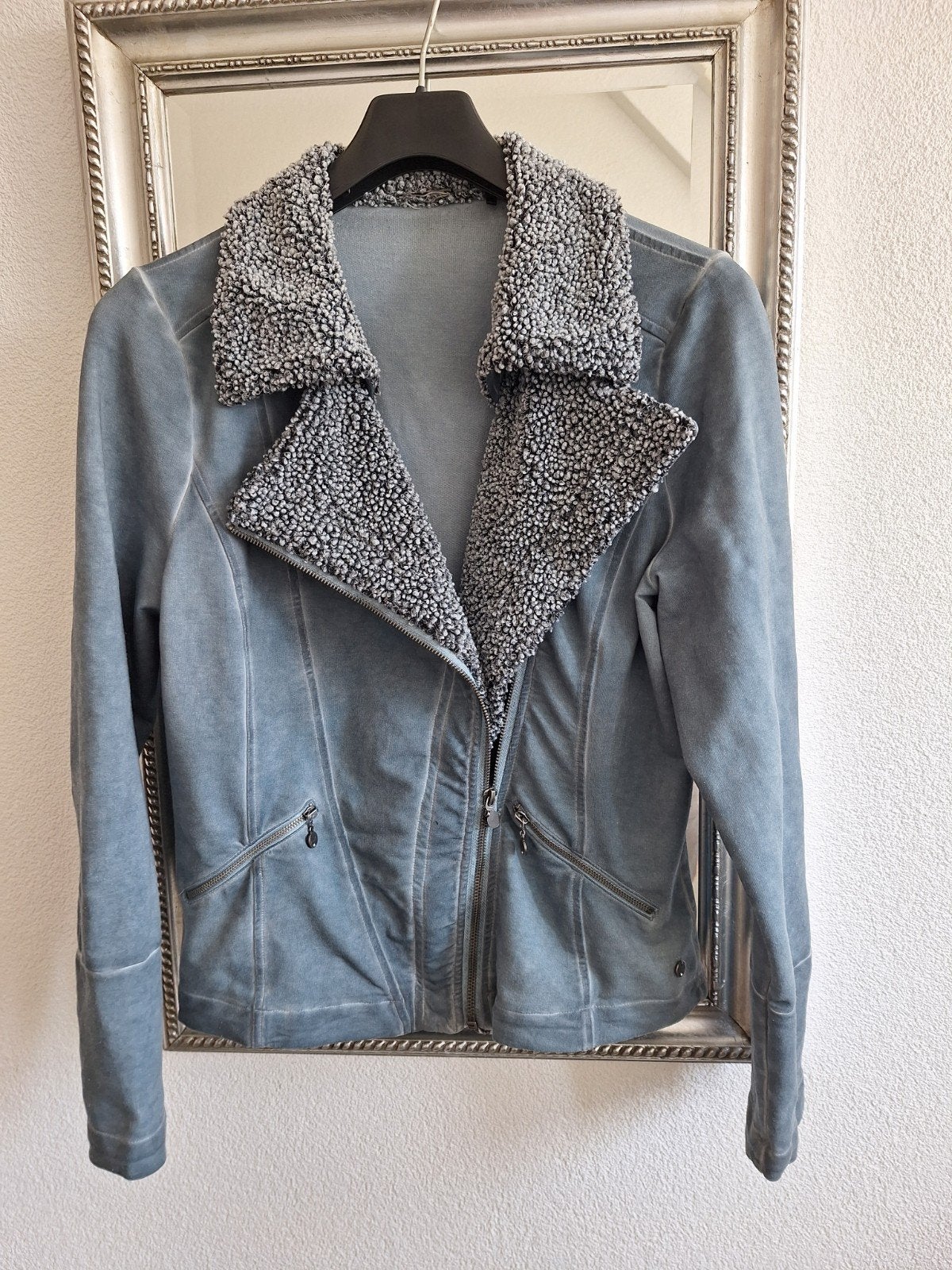 Leuk jasje / vest - merk Poools - maat 40 - denim blauw

Ged, Maat 38/40 (M), Blauw, Ophalen of Verzenden, Poools