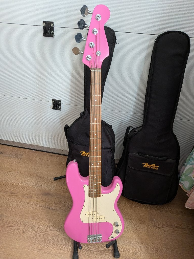 Electrische Roze Basgitaar, Muziek en Instrumenten, Snaarinstrumenten | Gitaren | Bas, Ophalen, Zo goed als nieuw, Elektrisch