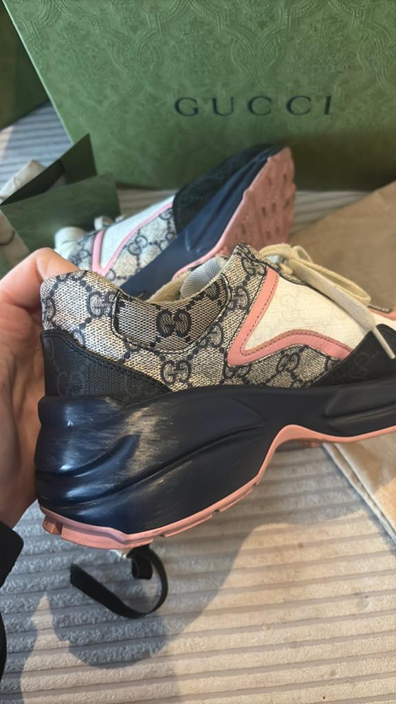 Gucci sneakers, Ophalen of Verzenden, Zo goed als nieuw, Zwart, Sneakers of Gympen