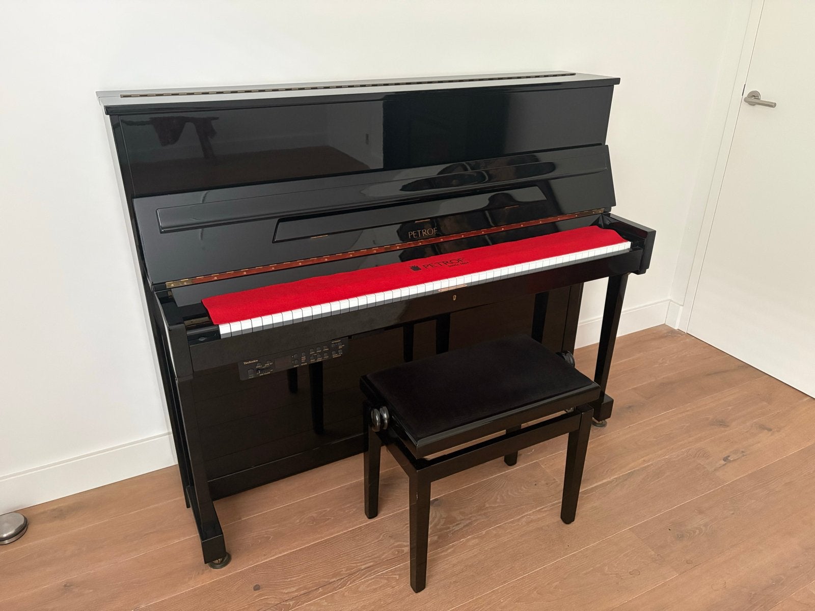 Petrof Piano Zwart Hoogglans met Silent Systeem, Ophalen, Zwart, Digitaal, Zo goed als nieuw