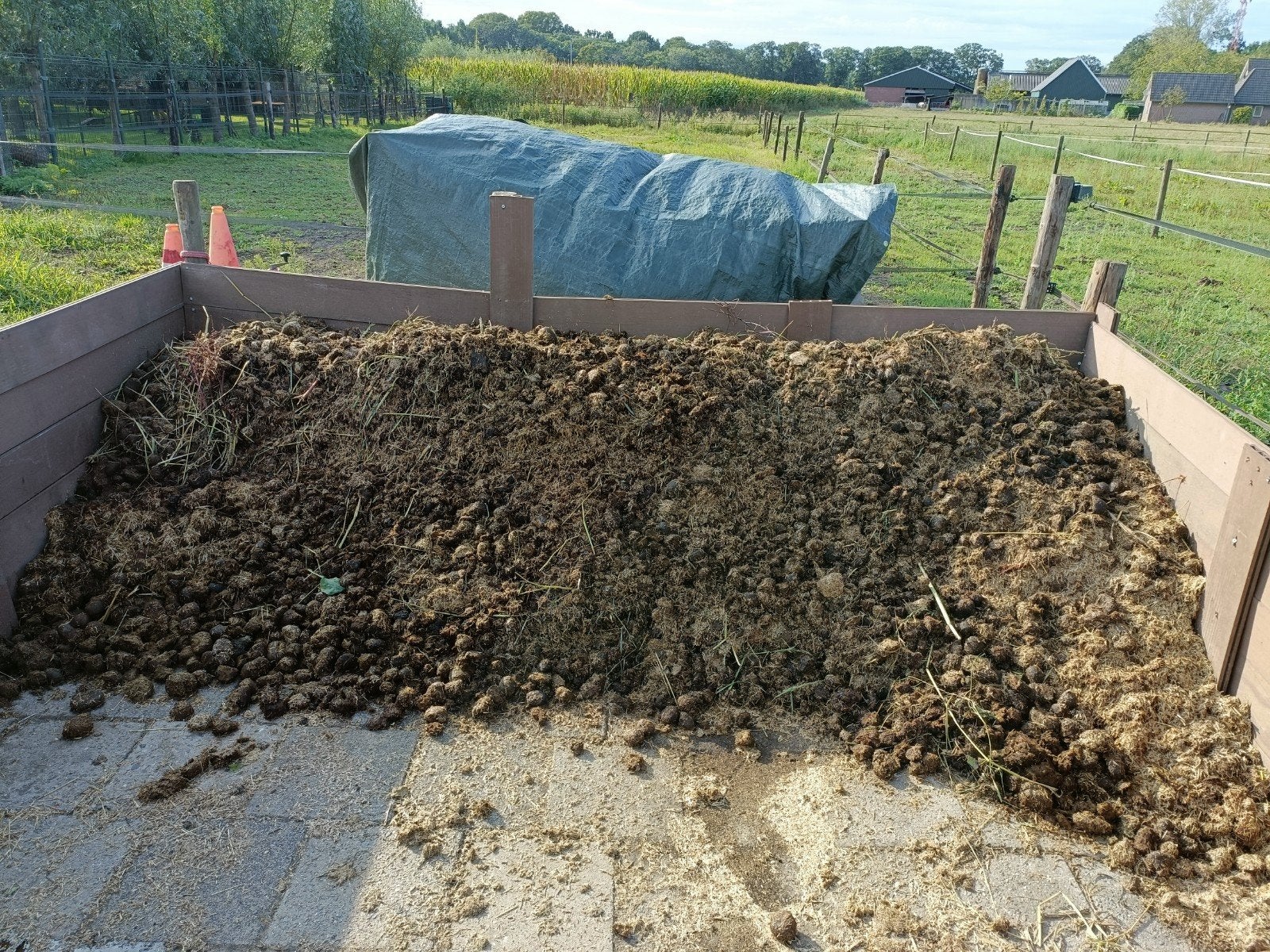 gratis paardenmest voor de  tuin, Ophalen of Verzenden, Tuinaarde
