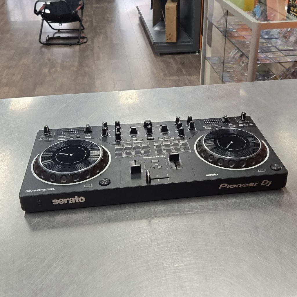Pioneer DDJ-REV1, Pioneer, Zo goed als nieuw, Support@pioneer.com, 28-8, Honkomagome 2-chome, Bunkyo-ku
Tokyo 113-0021
Japan
