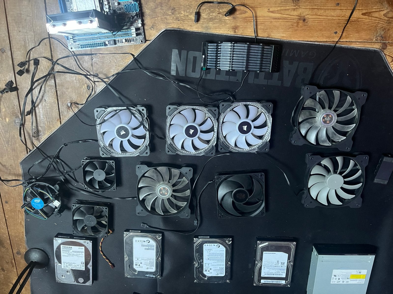 Diverse PC onderdelen te koop: ventilatoren, HDD's, moederbo, Ophalen, Intern, Gebruikt, Desktop