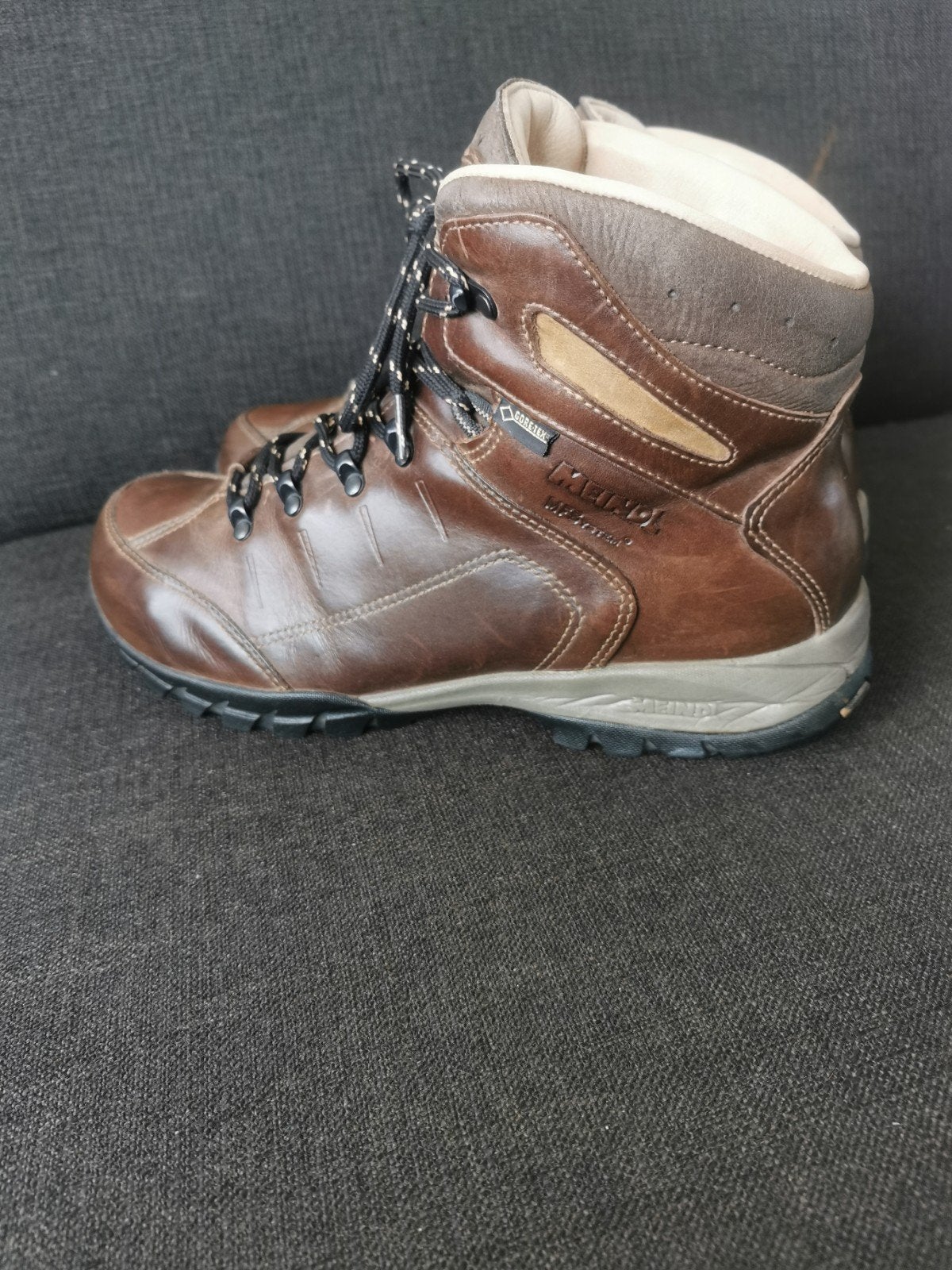 Meindl wandel / bergschoenen maat 44.5 in goede staat, Kleding | Heren, Schoenen, Ophalen, Bruin, Meindl, Gedragen